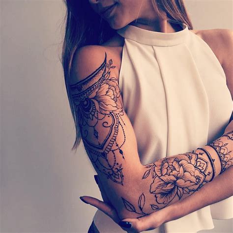 #Repost @veronicalilu ・・・ Floral #henna sleeve Shoulder piece inspired by @tata.tsvetkova ...