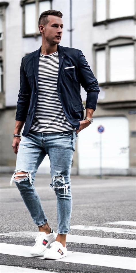 How To Wear Ripped Jeans Like A Street Style Star - LIFESTYLE BY PS