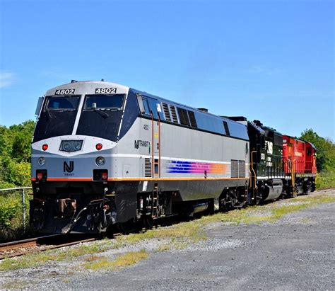 NJ Transit Railroad, GE P40DC diesel-electric locomotive in Bethlehem ...