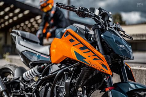 Licks Cycles: First Look: 2024 KTM Duke 390, 250 and 125 revealed