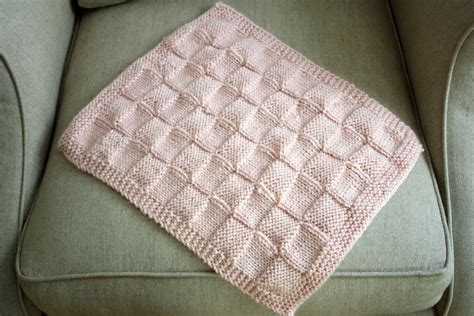 sew grown: knitted doll blanket