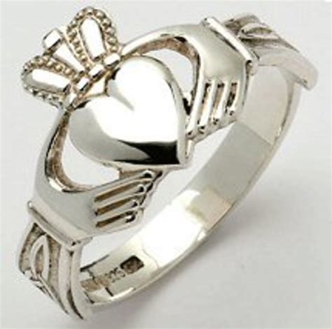 The History and Meaning of Irish Claddagh Rings | HubPages