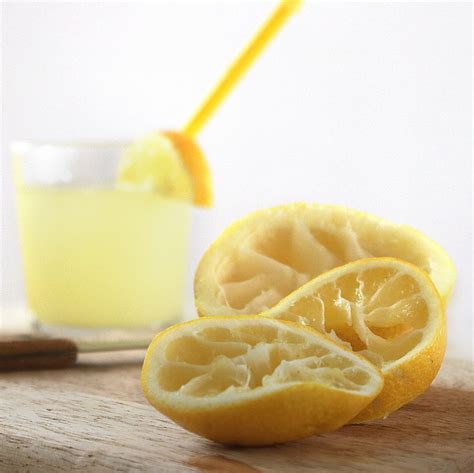 How to Squeeze a Lemon - Juice Citrus Without a Juicer