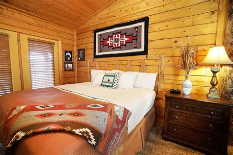 Cabins at Grand Mountain - 1 Bedroom Cabin (Studio-Style) - Branson Travel Office