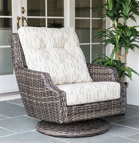 Lloyd Flanders High Back Swivel Rocker | Outdoor Furniture