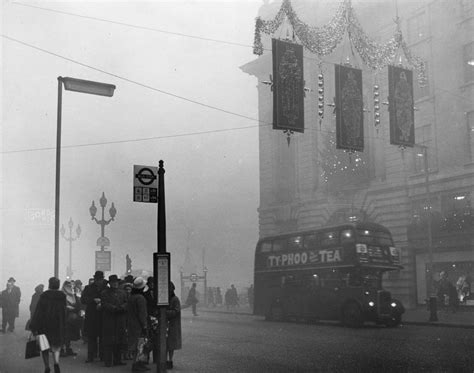 The Great London 'Pea-Souper' Fog of 1952 - Flashbak