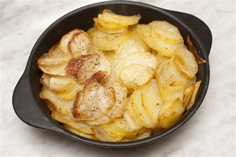 Free Image of Sliced baked potatoes au gratin | Freebie.Photography