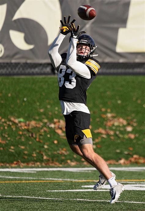 PHOTOS: Iowa Football Practice – 10.2.20 – University of Iowa Athletics