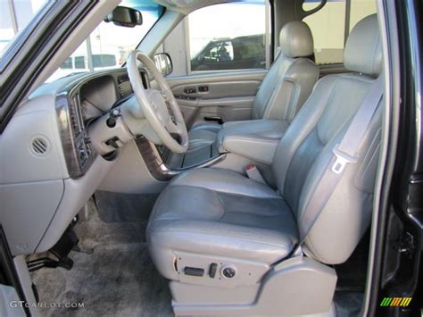 2003 GMC Yukon Denali AWD interior Photo #49379819 | GTCarLot.com