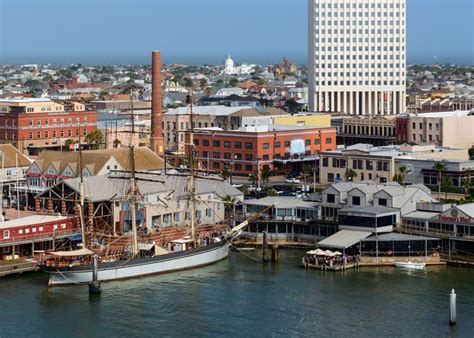 GALVESTON.COM: Pier 21 - Galveston, TX