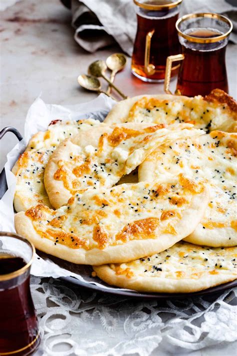 Manakish with Cheese and Za'atar - Hungry Paprikas