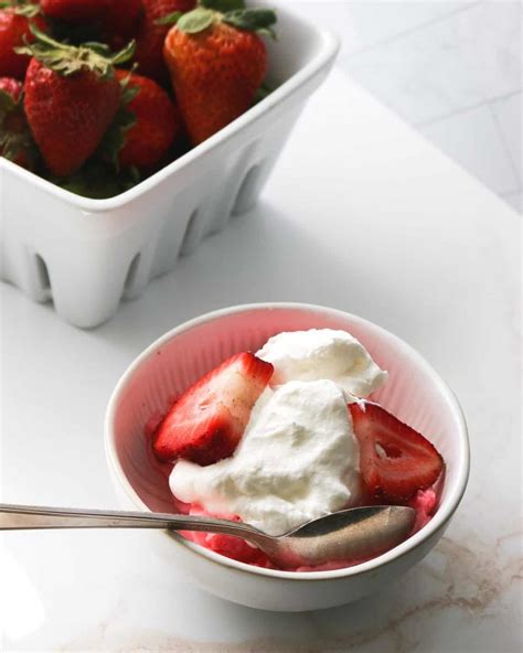 Strawberry Pudding: The Easiest Way! - Chopnotch