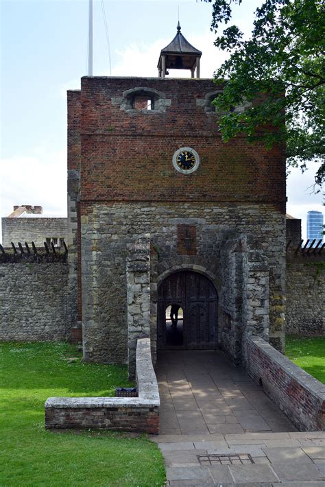 Great Castles - Gallery - Upnor Castle