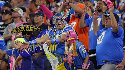 AI Robots Attended The Chargers-Dolphins Game, Shocking Fans