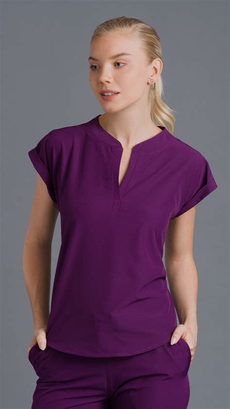 Kanaus® Top Casual Majesty Violet | Dama (6581686370362) Scrubs Outfit, Scrubs Uniform, Stylish ...