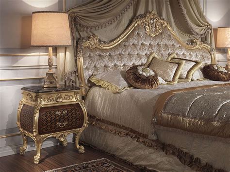 Classic bedroom italian 18th century and Louis XV, bed and night tables ...