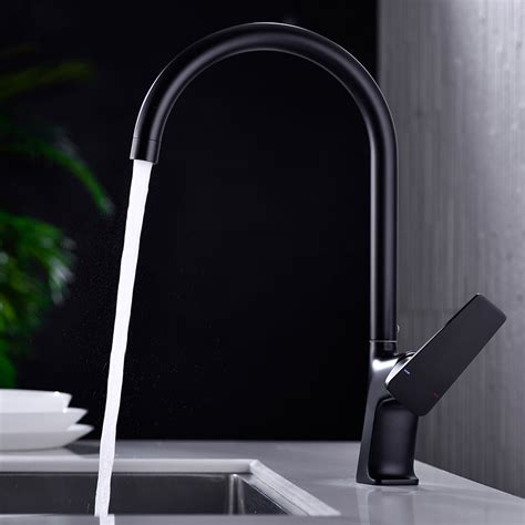 Choosing a Kitchen Sink Faucet