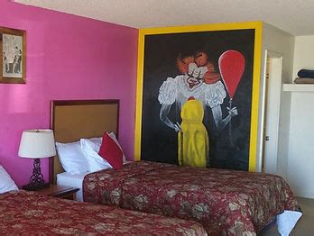 THE ROOMS | THE CLOWN MOTEL