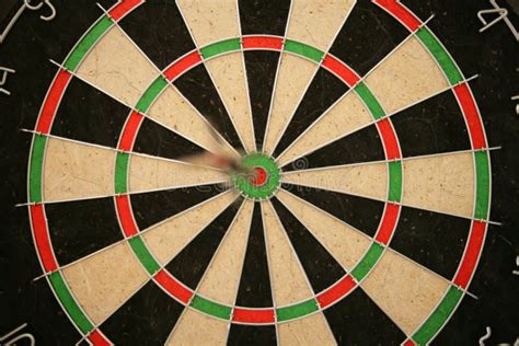 Dart In Bullseye Royalty Free Stock Photo - Image: 15264275