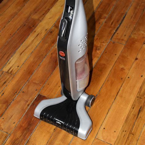 Hoover LiNX Cordless Stick Vacuum Review: No-Frills, Overpriced