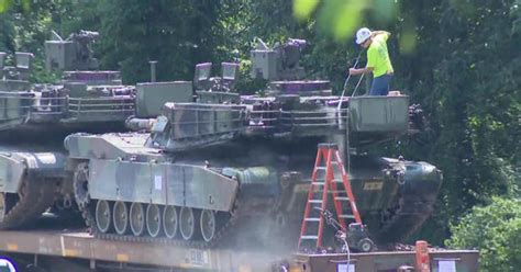 Trump gets tanks, flyover for July 4th celebration - CBS News