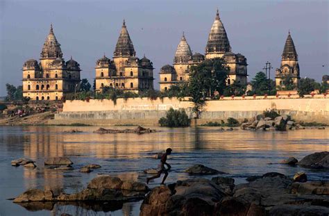 10 Top Tourist Places in Madhya Pradesh