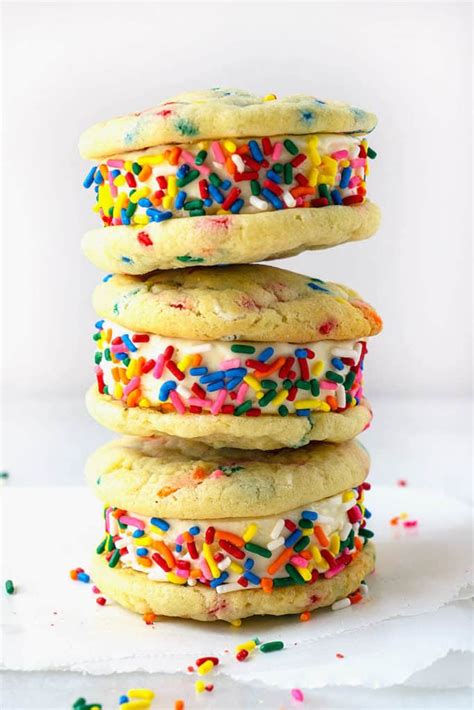 funfetti ice cream 5Funfetti Ice Cream Sandwiches | Foodtasia