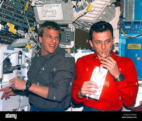 US-SPACE SHUTTLE DISCOVERY-CREW Stock Photo - Alamy