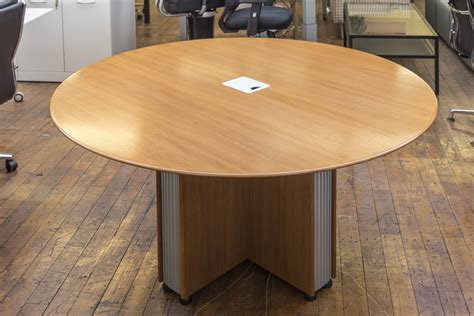 Nienkamper Vox 60″ Round Cherry Meeting Table • Peartree Office Furniture