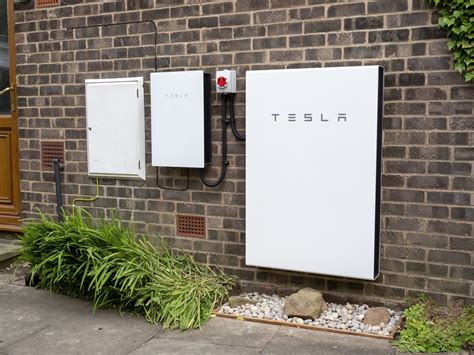 Tesla Solar Batteries: 6 Interesting Facts About This Technology