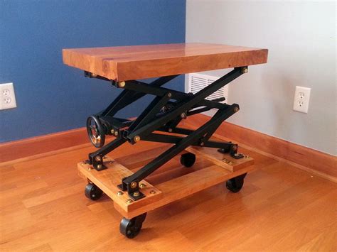 Industrial Style Scissor Lift End Table | Elevador, Design de moveis ...