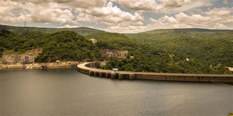 The Kariba Dam is the largest in the world. It could collapse