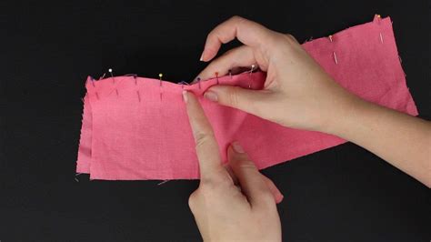 How To Ease 2 Fabric Pieces Together - YouTube