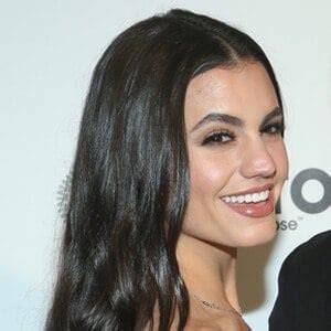 Hayley Erbert - Age, Family, Bio | Famous Birthdays