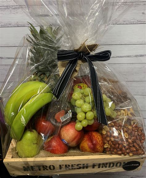 Fruit and Nut Basket - Fresh Fruit & Veg Delivered - Metropolitan Fresh ...