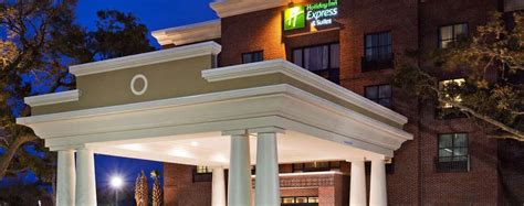 Holiday Inn Express & Suites Mt. Pleasant, North Charleston - HotelTonight