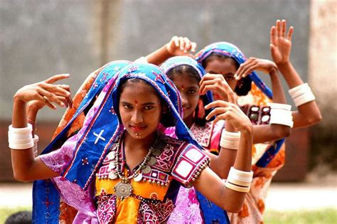 Folk Dance of Telangana, Traditional Dance of Telangana - Lifestyle Fun