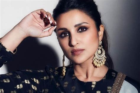 Parineeti Chopra Measurements Height Weight Bra Size Age | Celebrities ...