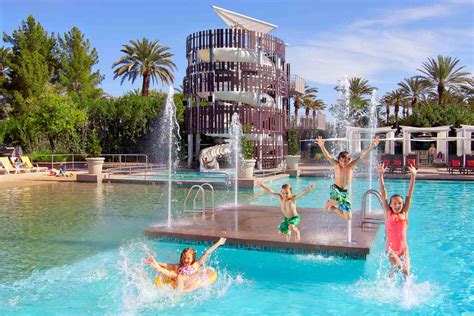 Scottsdale and Phoenix Resorts With Water Parks