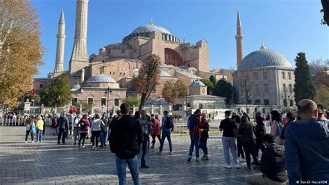 Turkey's weak lira affects the tourism industry | Travel - Hindustan Times