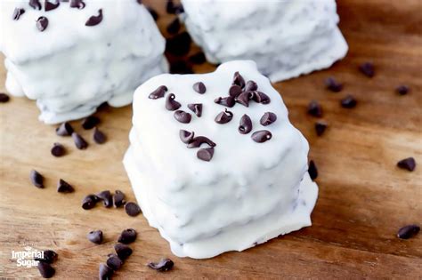 Copycat Little Debbie Chocolate Chip Cakes | Imperial Sugar