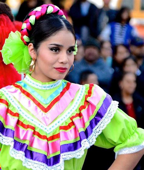 #México #Tradicional #Folklore Mexican Costume, Mexican Outfit, Mexican Dresses, Mexican Style ...