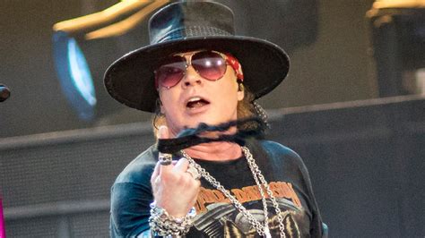 Guns N' Roses singer Axl Rose slams Trump campaign with lewd message ...