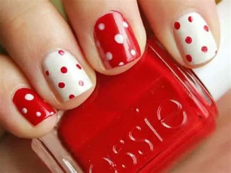 35 Inspirational Polka Dot Nail Art Designs – SheIdeas