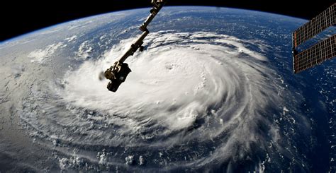 What Time Will Hurricane Hilary Hit Los Angeles? First-Ever to Reach ...