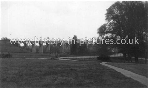 Street Scenes - Great Britain - England - London - North London - Finchley - The Viaduct ...