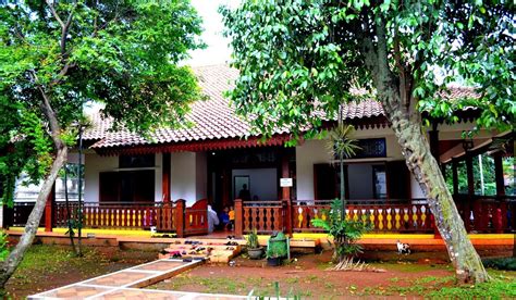 Rumah Adat Betawi: Kebaya - Pesona Nusantara