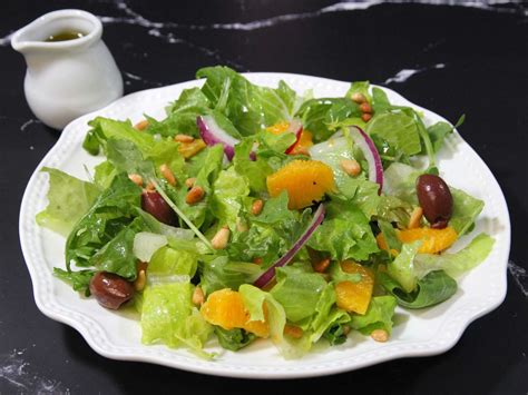 Romaine Salad with Orange and Olives Recipe