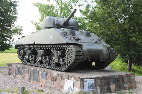 M4A2 Sherman Tank "Chemin des Dames" - Grüssenheim - TracesOfWar.com