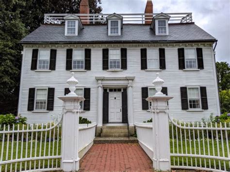 7 Creepy Hocus Pocus Filming Locations to Visit in Salem, Massachusetts